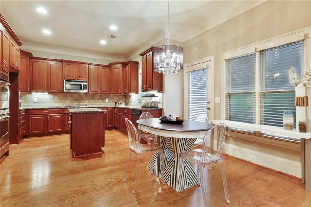 6327 Cotswold Lane, Sandy Springs, Georgia 30328, 4 Bedrooms Bedrooms, ,3 BathroomsBathrooms,Residential,Sold,6327 Cotswold Lane,7018260