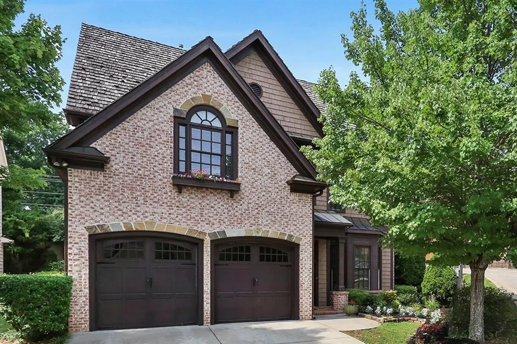 6327 Cotswold Lane, Sandy Springs, Georgia 30328, 4 Bedrooms Bedrooms, ,3 BathroomsBathrooms,Residential,Sold,6327 Cotswold Lane,7018260