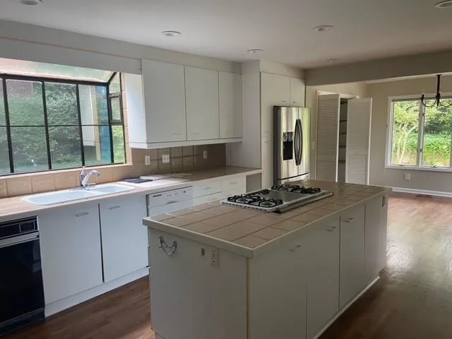 145 Old College Way, Atlanta, Georgia 30328, 5 Bedrooms Bedrooms, ,5 BathroomsBathrooms,Residential,Sold,145 Old College Way,6894673