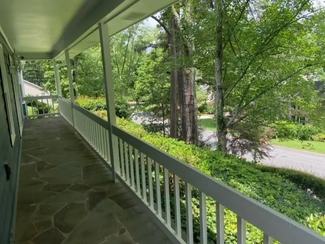 145 Old College Way, Atlanta, Georgia 30328, 5 Bedrooms Bedrooms, ,5 BathroomsBathrooms,Residential,Sold,145 Old College Way,6894673