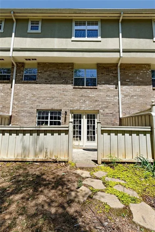 6900 Roswell Road Unit K2, Atlanta, Georgia 30328, 3 Bedrooms Bedrooms, ,2 BathroomsBathrooms,Residential,Sold,6900 Roswell Road Unit K2,7038963