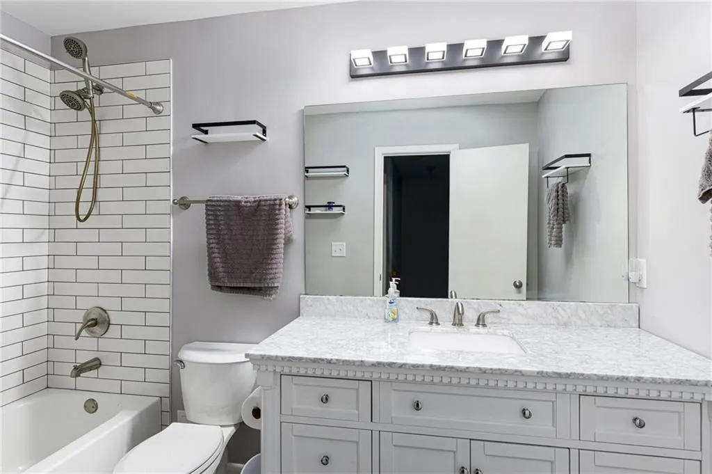 6900 Roswell Road Unit K2, Atlanta, Georgia 30328, 3 Bedrooms Bedrooms, ,2 BathroomsBathrooms,Residential,Sold,6900 Roswell Road Unit K2,7038963