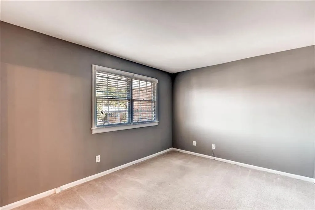 6520 Roswell Road Unit 48, Sandy Springs, Georgia 30328, 2 Bedrooms Bedrooms, ,1 BathroomBathrooms,Residential,Sold,6520 Roswell Road Unit 48,5749016