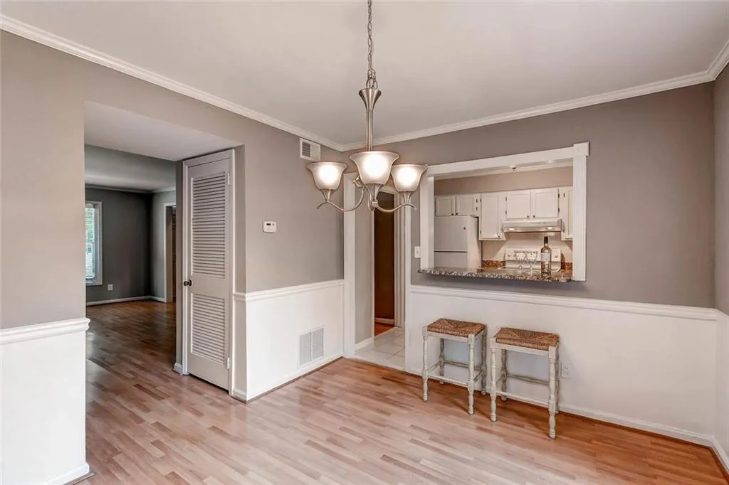 6520 Roswell Road Unit 48, Sandy Springs, Georgia 30328, 2 Bedrooms Bedrooms, ,1 BathroomBathrooms,Residential,Sold,6520 Roswell Road Unit 48,5749016