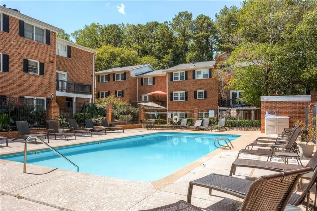6520 Roswell Road Unit 48, Sandy Springs, Georgia 30328, 2 Bedrooms Bedrooms, ,1 BathroomBathrooms,Residential,Sold,6520 Roswell Road Unit 48,5749016