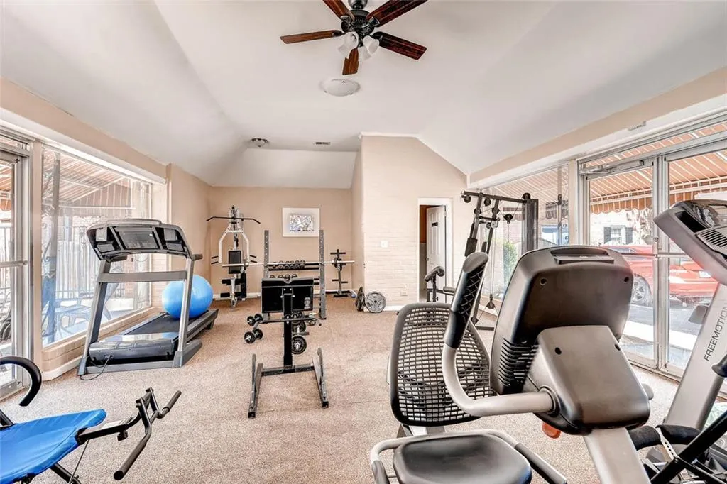 6520 Roswell Road Unit 48, Sandy Springs, Georgia 30328, 2 Bedrooms Bedrooms, ,1 BathroomBathrooms,Residential,Sold,6520 Roswell Road Unit 48,5749016