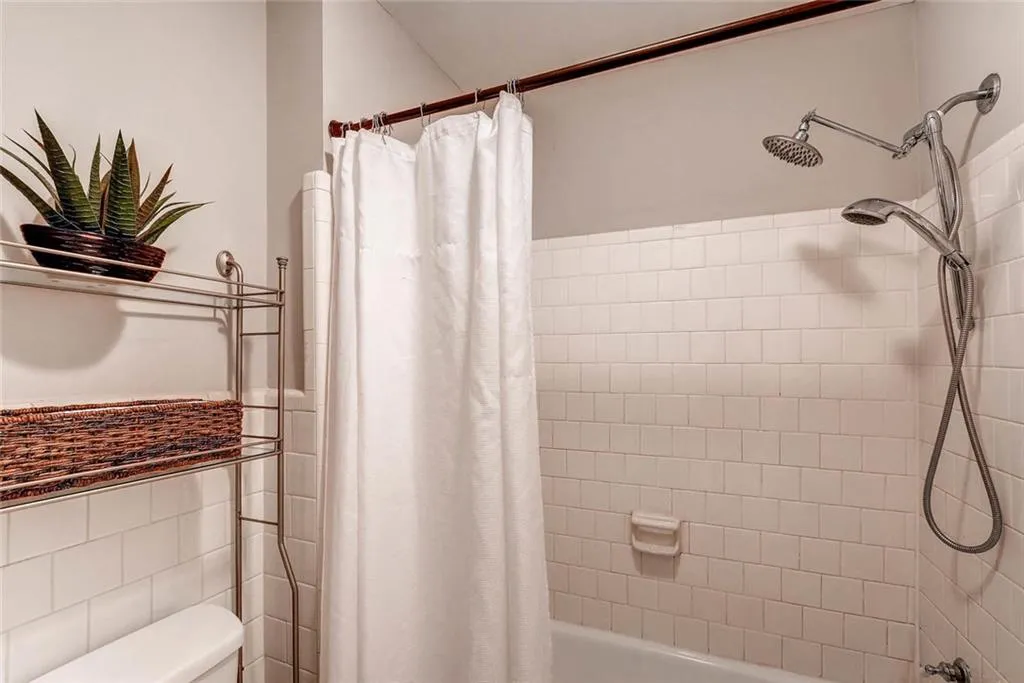 6520 Roswell Road Unit 48, Sandy Springs, Georgia 30328, 2 Bedrooms Bedrooms, ,1 BathroomBathrooms,Residential,Sold,6520 Roswell Road Unit 48,5749016