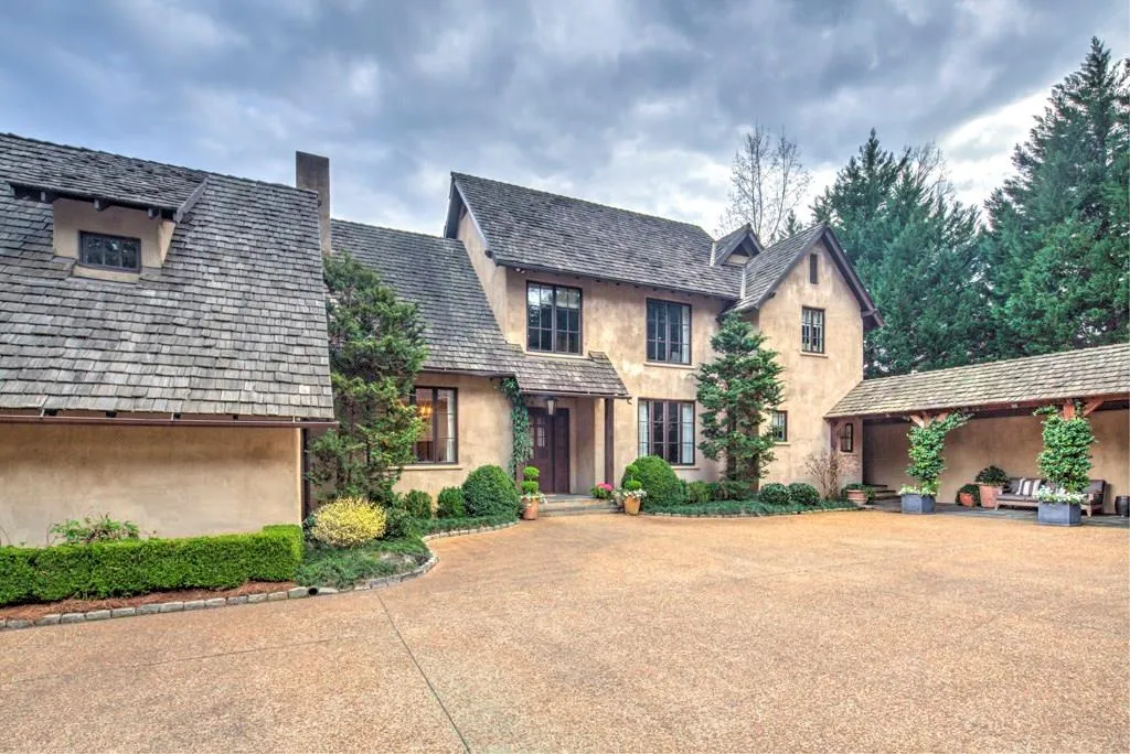5525 Long Island Drive Nw, Atlanta, Georgia 30327, 6 Bedrooms Bedrooms, ,7 BathroomsBathrooms,Residential,Sold,5525 Long Island Drive Nw,5821769