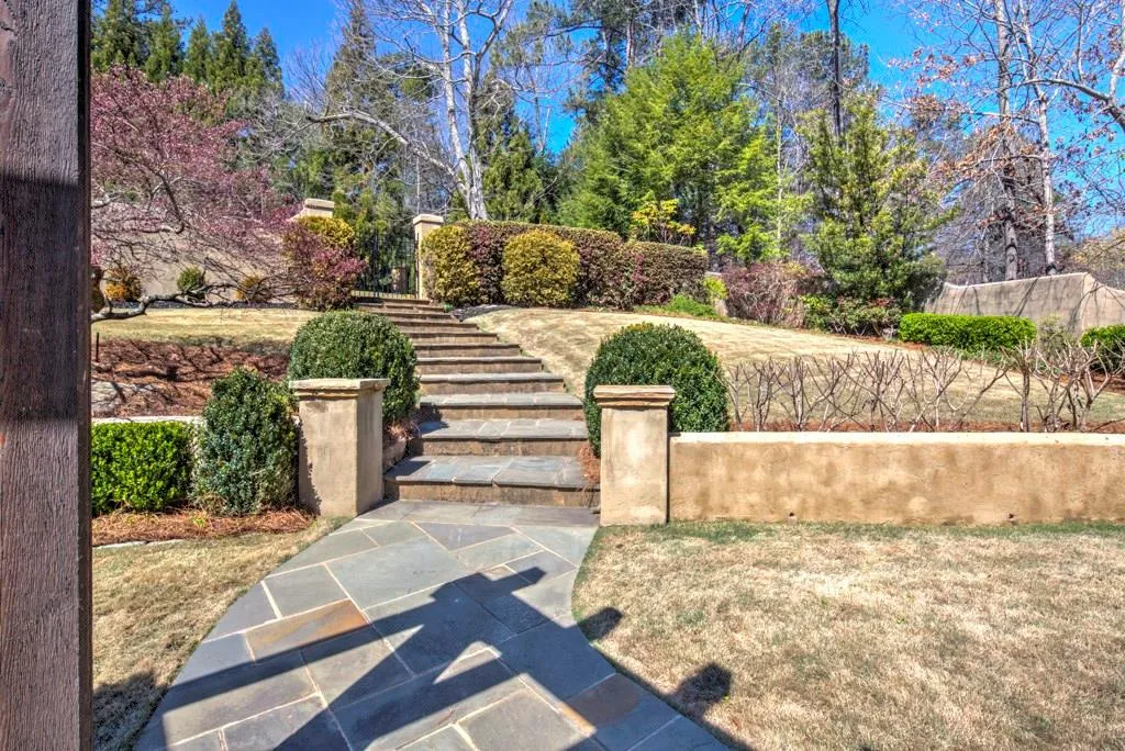 5525 Long Island Drive Nw, Atlanta, Georgia 30327, 6 Bedrooms Bedrooms, ,7 BathroomsBathrooms,Residential,Sold,5525 Long Island Drive Nw,5821769