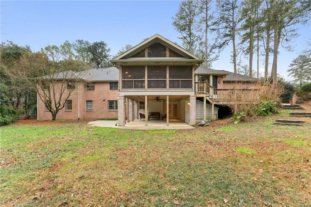 6240 Rivercliffe Drive, Sandy Springs, Georgia 30328, 5 Bedrooms Bedrooms, ,3 BathroomsBathrooms,Residential,Sold,6240 Rivercliffe Drive,6993878