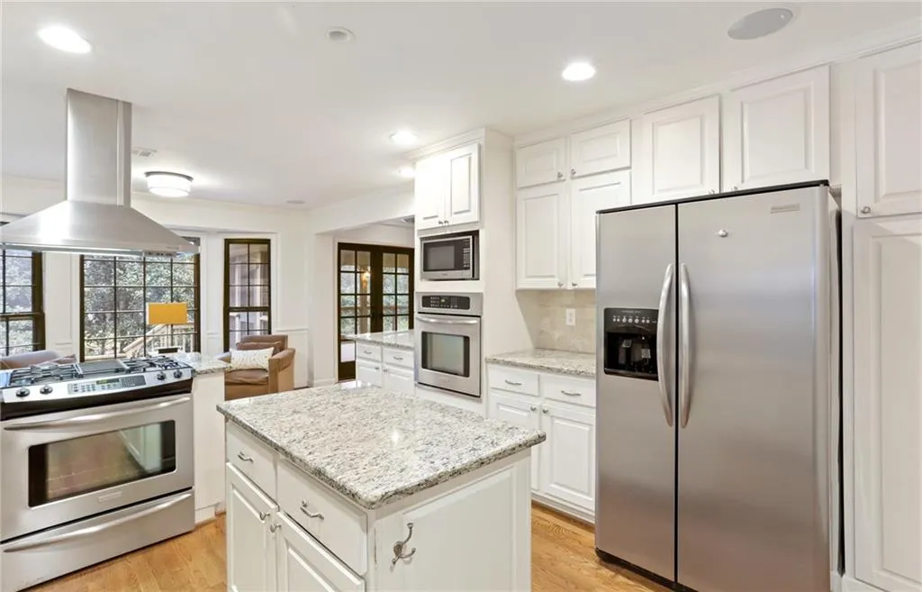 6240 Rivercliffe Drive, Sandy Springs, Georgia 30328, 5 Bedrooms Bedrooms, ,3 BathroomsBathrooms,Residential,Sold,6240 Rivercliffe Drive,6993878