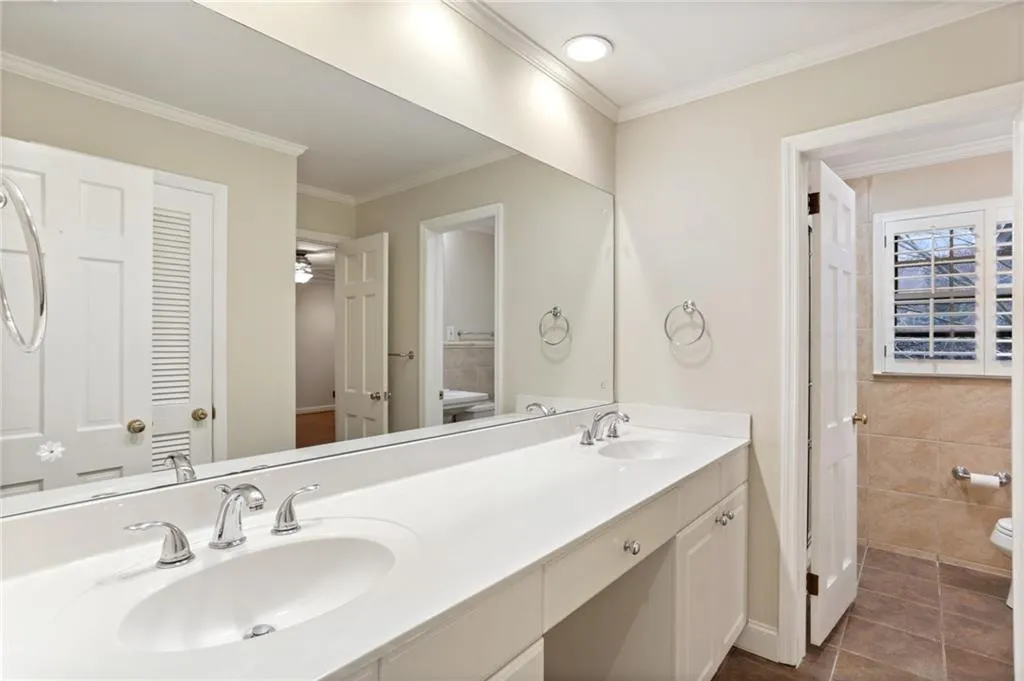 6240 Rivercliffe Drive, Sandy Springs, Georgia 30328, 5 Bedrooms Bedrooms, ,3 BathroomsBathrooms,Residential,Sold,6240 Rivercliffe Drive,6993878