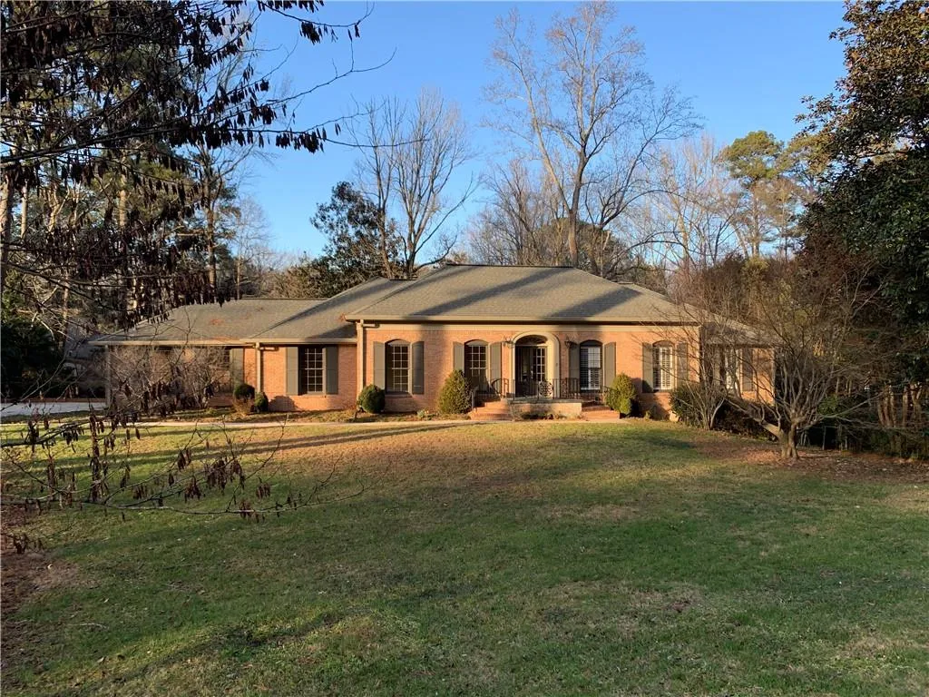 6240 Rivercliffe Drive, Sandy Springs, Georgia 30328, 5 Bedrooms Bedrooms, ,3 BathroomsBathrooms,Residential,Sold,6240 Rivercliffe Drive,6993878