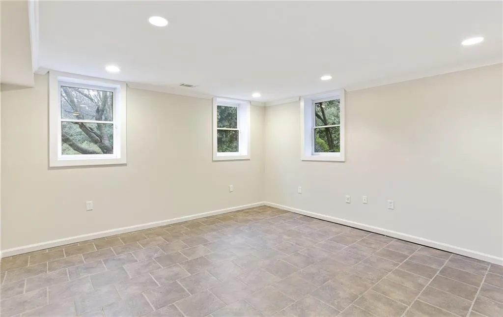 6240 Rivercliffe Drive, Sandy Springs, Georgia 30328, 5 Bedrooms Bedrooms, ,3 BathroomsBathrooms,Residential,Sold,6240 Rivercliffe Drive,6993878