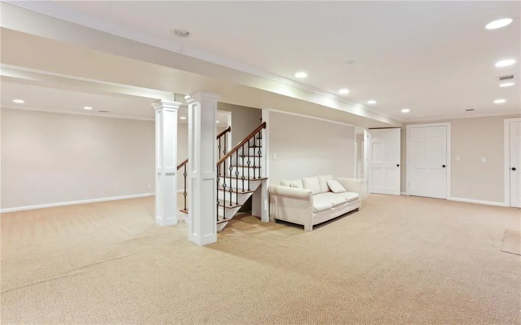 6240 Rivercliffe Drive, Sandy Springs, Georgia 30328, 5 Bedrooms Bedrooms, ,3 BathroomsBathrooms,Residential,Sold,6240 Rivercliffe Drive,6993878