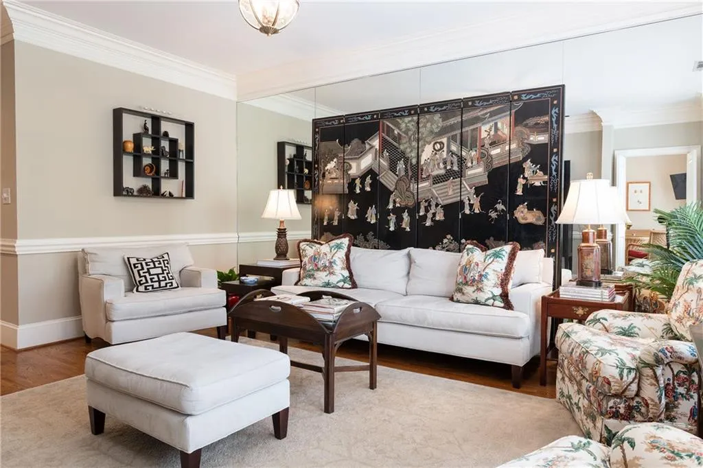2960 Pharr Court South Nw Unit N4, Atlanta, Georgia 30305, 2 Bedrooms Bedrooms, ,2 BathroomsBathrooms,Residential,For Sale,2960 Pharr Court South Nw Unit N4,7552256