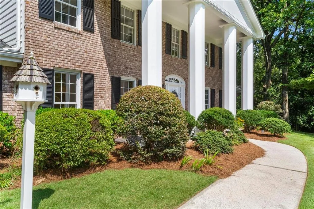 295 Glen Lake Drive, Atlanta, Georgia 30327, 4 Bedrooms Bedrooms, ,3 BathroomsBathrooms,Residential,For Sale,295 Glen Lake Drive,7638006