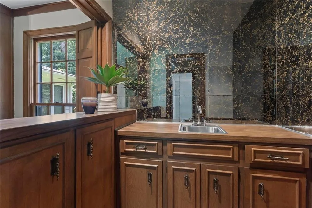 Wet Bar