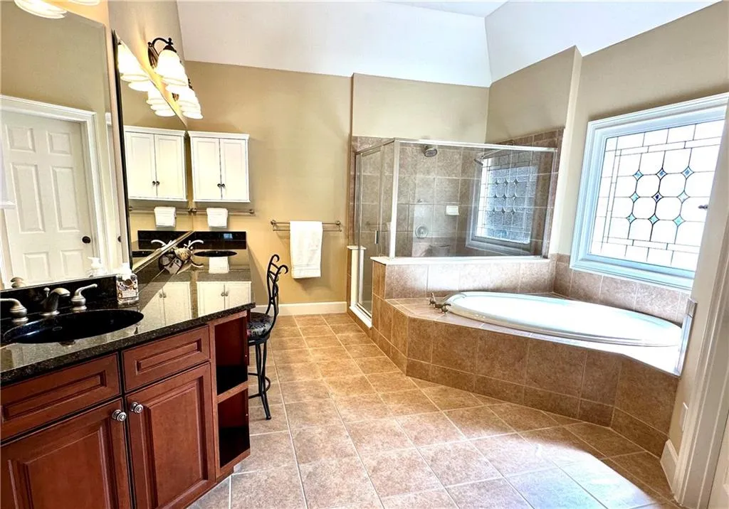 Large Double Vanity, Large double shower, Large Jetted Garden Tub