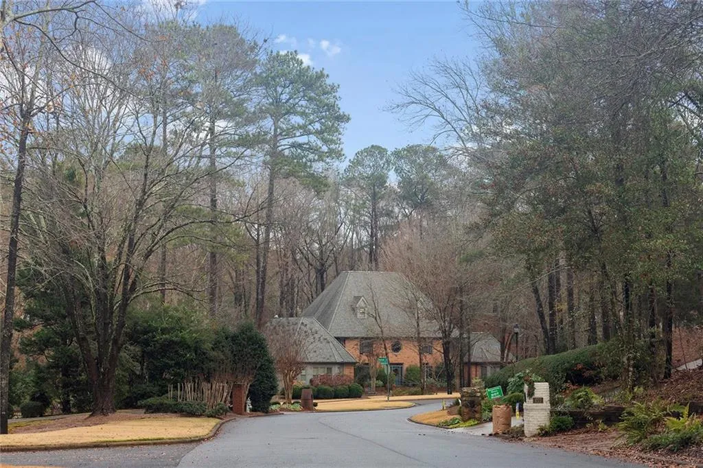 1775 Brandon Hall Drive, Sandy Springs, Georgia 30350, 4 Bedrooms Bedrooms, ,4 BathroomsBathrooms,Residential,Sold,1775 Brandon Hall Drive,7192985