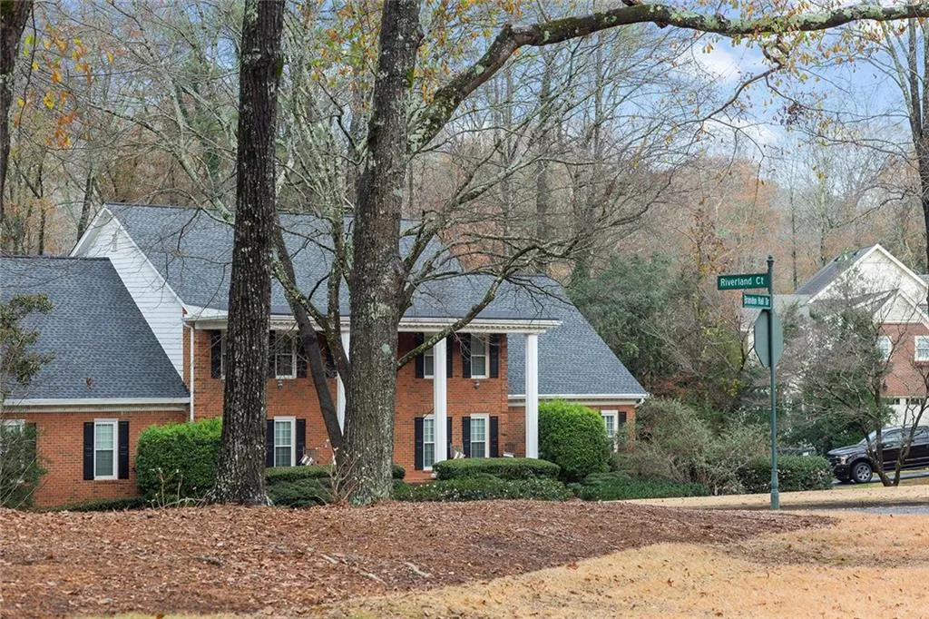1775 Brandon Hall Drive, Sandy Springs, Georgia 30350, 4 Bedrooms Bedrooms, ,4 BathroomsBathrooms,Residential,Sold,1775 Brandon Hall Drive,7192985