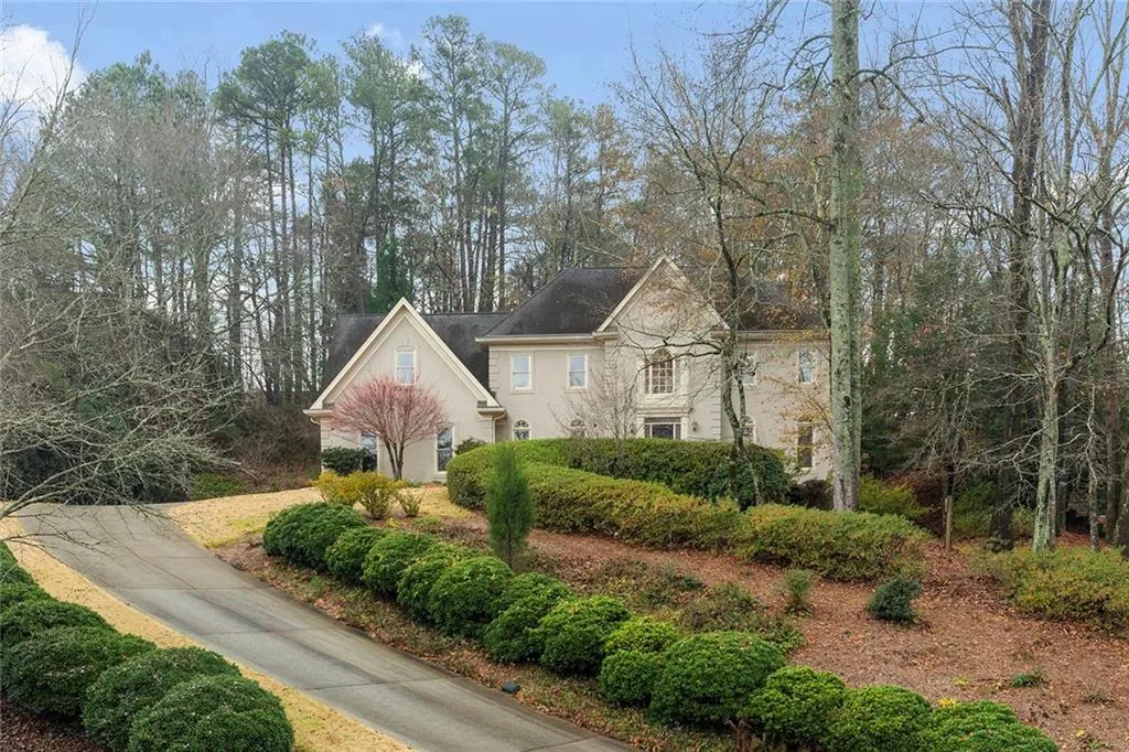 1775 Brandon Hall Drive, Sandy Springs, Georgia 30350, 4 Bedrooms Bedrooms, ,4 BathroomsBathrooms,Residential,Sold,1775 Brandon Hall Drive,7192985