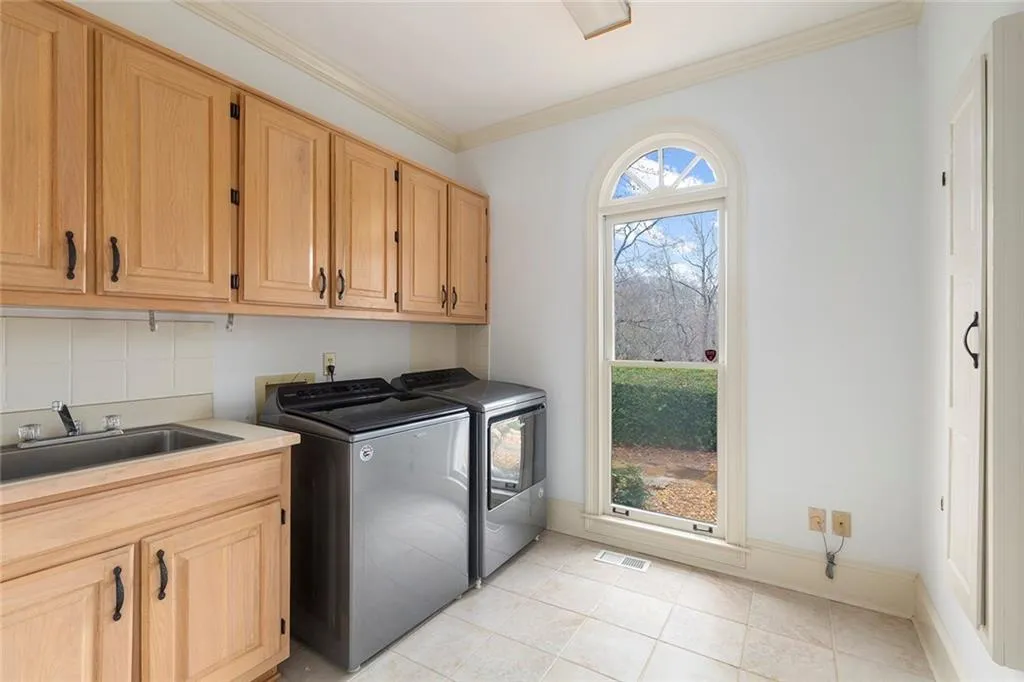 1775 Brandon Hall Drive, Sandy Springs, Georgia 30350, 4 Bedrooms Bedrooms, ,4 BathroomsBathrooms,Residential,Sold,1775 Brandon Hall Drive,7192985