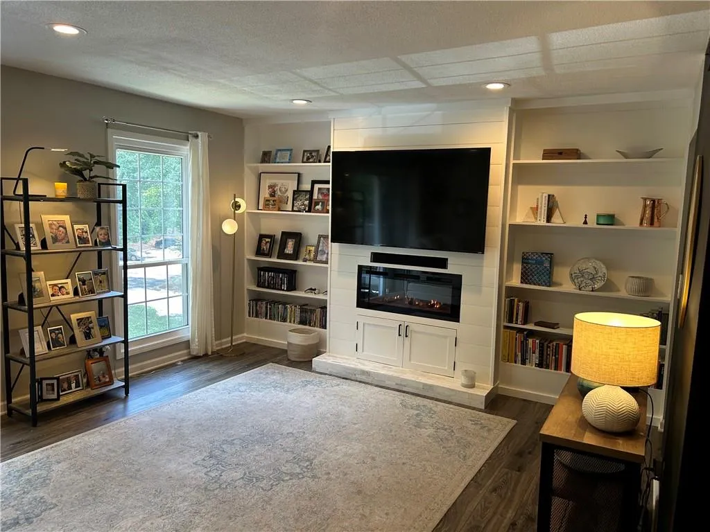 6851 Roswell Road Unit F30, Atlanta, Georgia 30328, 2 Bedrooms Bedrooms, ,2 BathroomsBathrooms,Residential,For Sale,6851 Roswell Road Unit F30,7630178