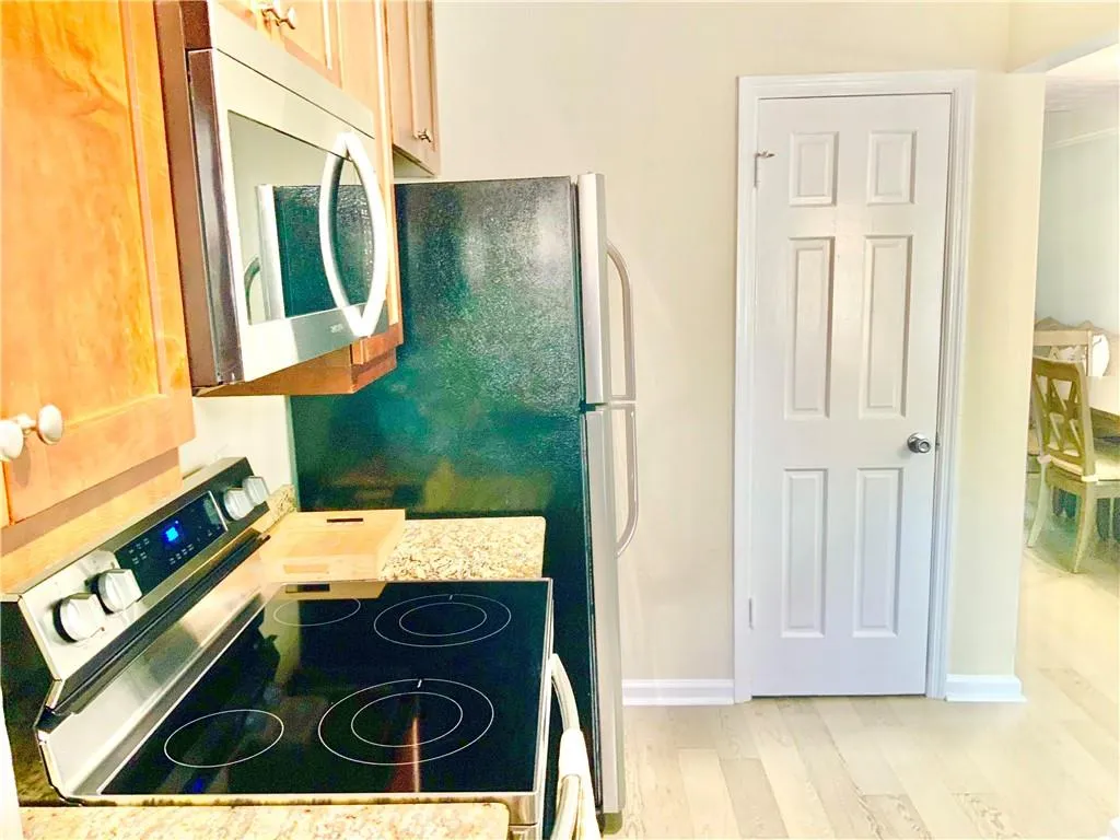 165 N River Drive Unit D, Sandy Springs, Georgia 30350, 2 Bedrooms Bedrooms, ,2 BathroomsBathrooms,Residential,Sold,165 N River Drive Unit D,7071098