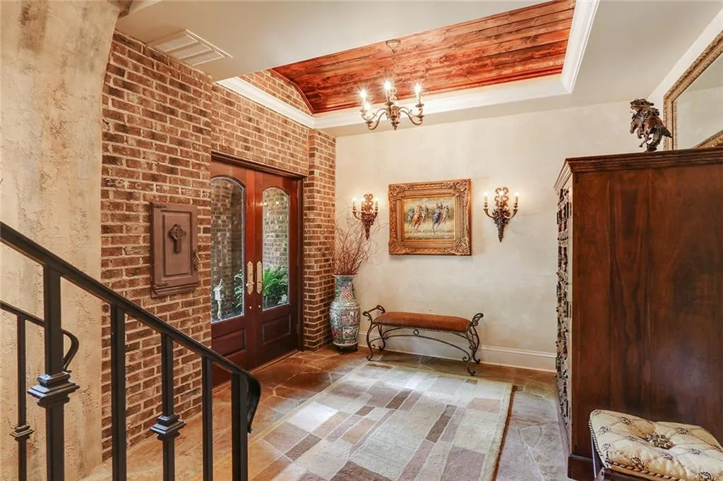 1018 Peachtree Battle Circle, Atlanta, Georgia 30327, 4 Bedrooms Bedrooms, ,3 BathroomsBathrooms,Residential,Sold,1018 Peachtree Battle Circle,5832682