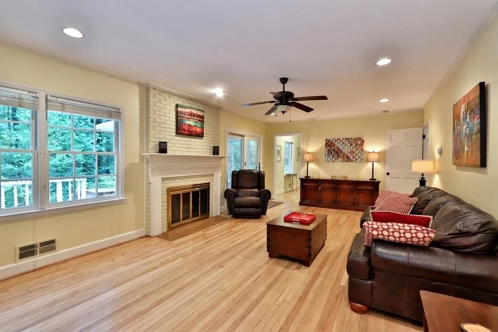 240 Glencourtney Drive, Sandy Springs, Georgia 30328, 4 Bedrooms Bedrooms, ,3 BathroomsBathrooms,Residential,Sold,240 Glencourtney Drive,6565452 240 Glencourtney Drive, Sandy Springs, Georgia 30328, 4 Bedrooms Bedrooms, ,3 BathroomsBathrooms,Residential,Sold,240 Glencourtney Drive,6565452