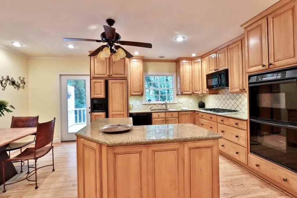 240 Glencourtney Drive, Sandy Springs, Georgia 30328, 4 Bedrooms Bedrooms, ,3 BathroomsBathrooms,Residential,Sold,240 Glencourtney Drive,6565452 240 Glencourtney Drive, Sandy Springs, Georgia 30328, 4 Bedrooms Bedrooms, ,3 BathroomsBathrooms,Residential,Sold,240 Glencourtney Drive,6565452