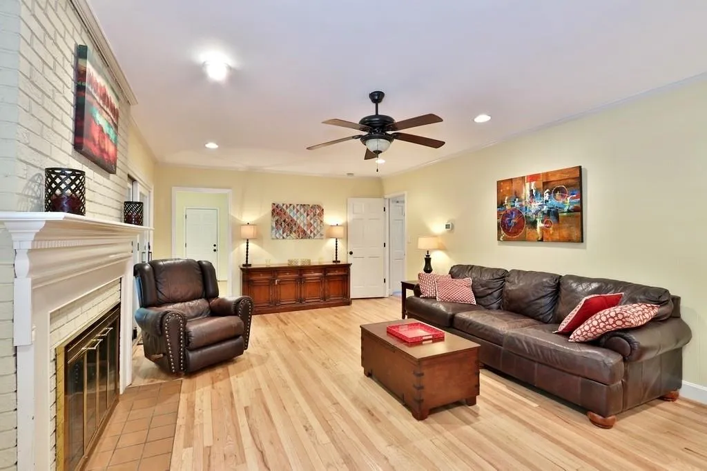 240 Glencourtney Drive, Sandy Springs, Georgia 30328, 4 Bedrooms Bedrooms, ,3 BathroomsBathrooms,Residential,Sold,240 Glencourtney Drive,6565452 240 Glencourtney Drive, Sandy Springs, Georgia 30328, 4 Bedrooms Bedrooms, ,3 BathroomsBathrooms,Residential,Sold,240 Glencourtney Drive,6565452