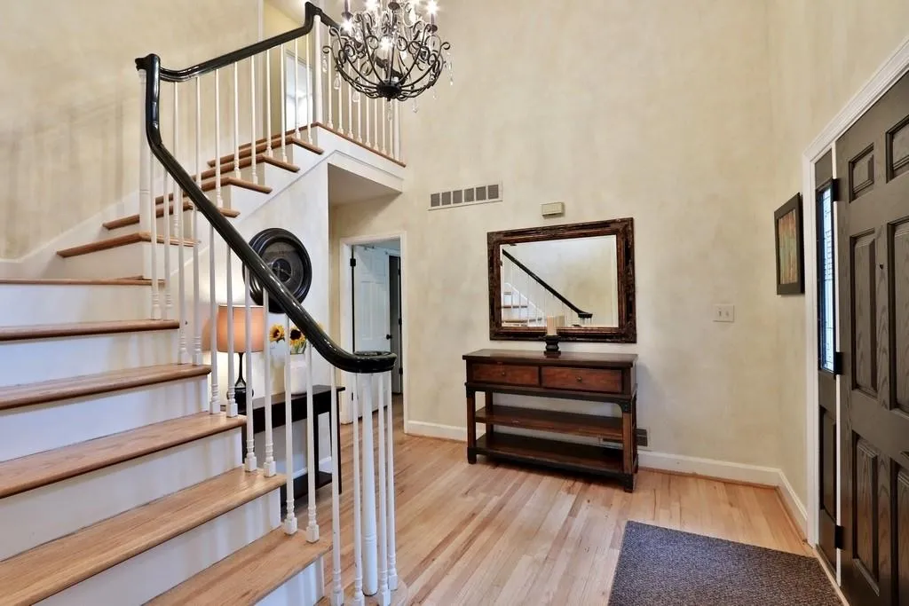 240 Glencourtney Drive, Sandy Springs, Georgia 30328, 4 Bedrooms Bedrooms, ,3 BathroomsBathrooms,Residential,Sold,240 Glencourtney Drive,6565452 240 Glencourtney Drive, Sandy Springs, Georgia 30328, 4 Bedrooms Bedrooms, ,3 BathroomsBathrooms,Residential,Sold,240 Glencourtney Drive,6565452