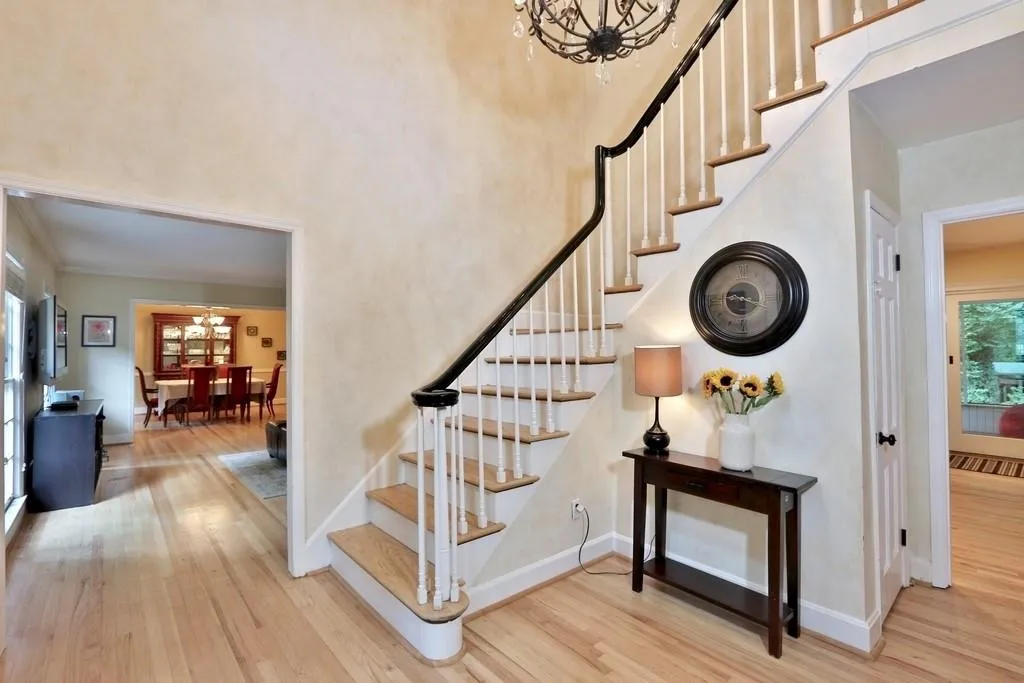 240 Glencourtney Drive, Sandy Springs, Georgia 30328, 4 Bedrooms Bedrooms, ,3 BathroomsBathrooms,Residential,Sold,240 Glencourtney Drive,6565452 240 Glencourtney Drive, Sandy Springs, Georgia 30328, 4 Bedrooms Bedrooms, ,3 BathroomsBathrooms,Residential,Sold,240 Glencourtney Drive,6565452