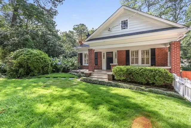 15 East Drive Ne, Atlanta, Georgia 30305, 2 Bedrooms Bedrooms, ,2 BathroomsBathrooms,Residential,Sold,15 East Drive Ne,5865081