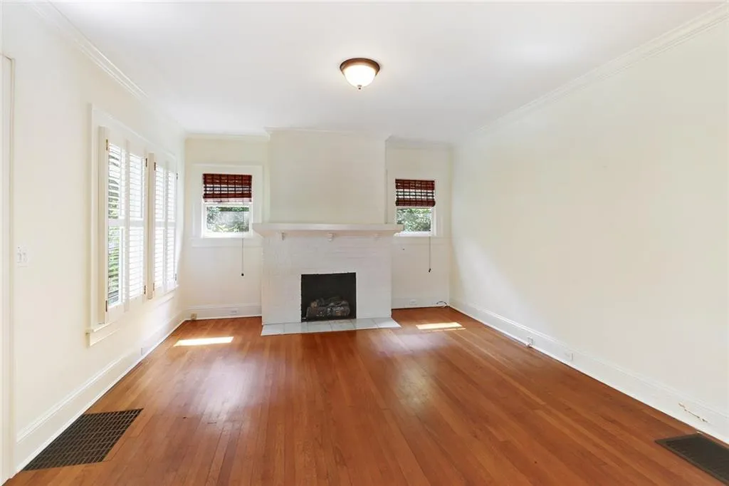 15 East Drive Ne, Atlanta, Georgia 30305, 2 Bedrooms Bedrooms, ,2 BathroomsBathrooms,Residential,Sold,15 East Drive Ne,5865081