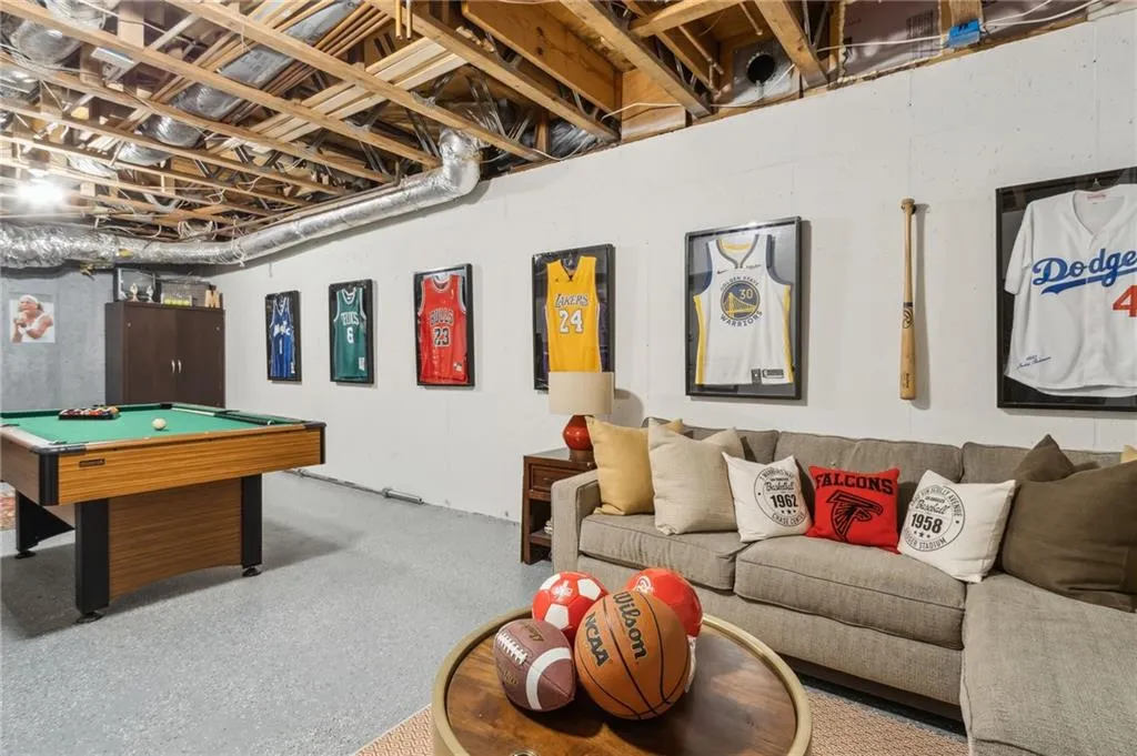 Rec room featuring pool table