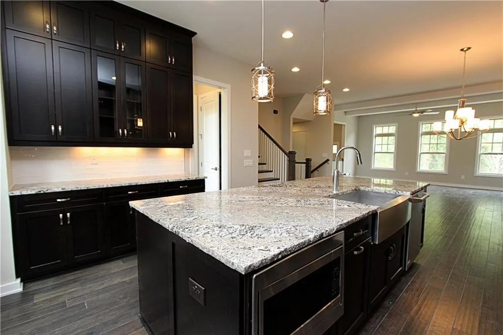 817 Canterbury Overlook Unit 14, Atlanta, Georgia 30324, 3 Bedrooms Bedrooms, ,2 BathroomsBathrooms,Residential,Sold,817 Canterbury Overlook Unit 14,5585391