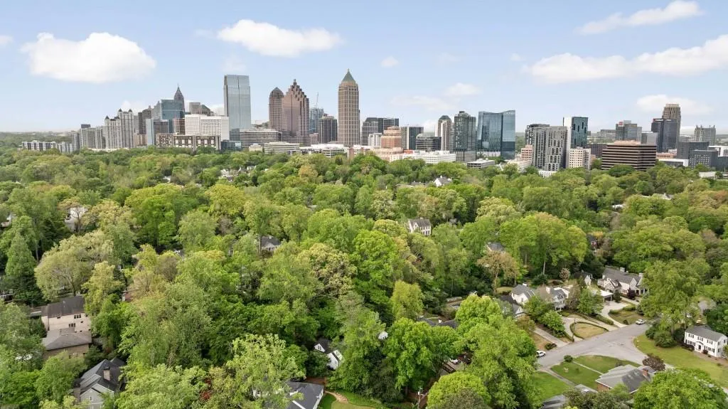 221 Robin Hood Road Ne, Atlanta, Georgia 30309, 5 Bedrooms Bedrooms, ,4 BathroomsBathrooms,Residential,For Sale,221 Robin Hood Road Ne,7634675