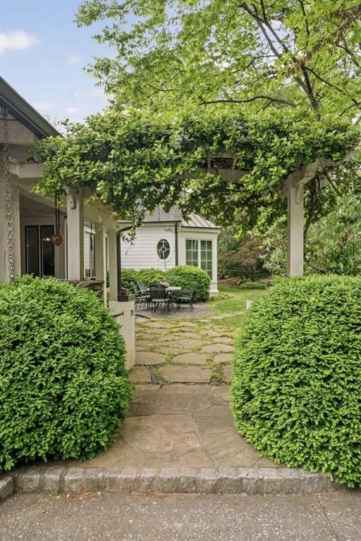 221 Robin Hood Road Ne, Atlanta, Georgia 30309, 5 Bedrooms Bedrooms, ,4 BathroomsBathrooms,Residential,For Sale,221 Robin Hood Road Ne,7634675