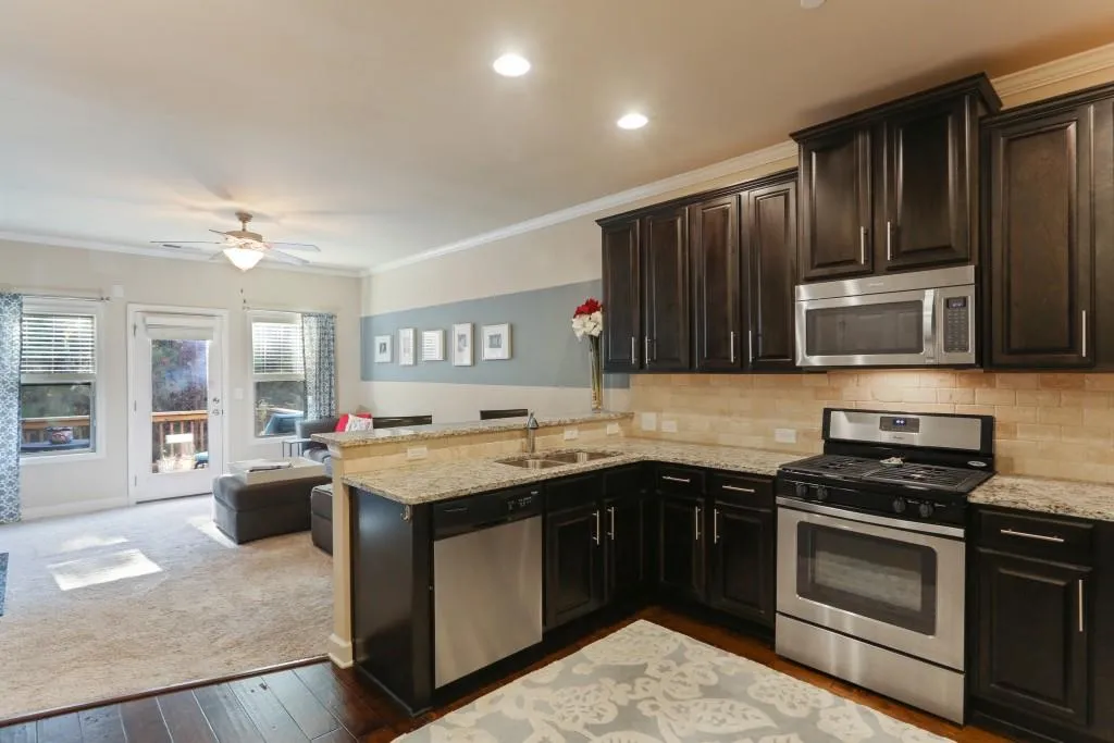 7345 Highland Bluff, Atlanta, Georgia 30328, 3 Bedrooms Bedrooms, ,3 BathroomsBathrooms,Residential,Sold,7345 Highland Bluff,6103706