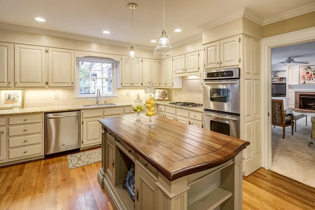 2675 Braffington Court, Sandy Springs, Georgia 30350, 4 Bedrooms Bedrooms, ,4 BathroomsBathrooms,Residential,Sold,2675 Braffington Court,5931813