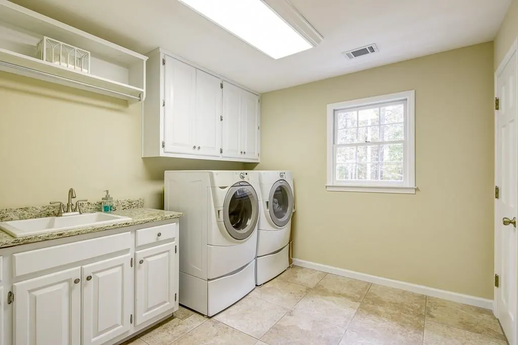 2675 Braffington Court, Sandy Springs, Georgia 30350, 4 Bedrooms Bedrooms, ,4 BathroomsBathrooms,Residential,Sold,2675 Braffington Court,5931813