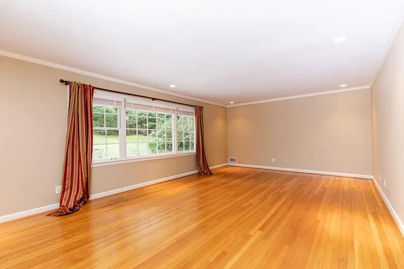 6336 Vernon Woods Drive, Sandy Springs, Georgia 30328, 3 Bedrooms Bedrooms, ,2 BathroomsBathrooms,Residential,Sold,6336 Vernon Woods Drive,6629135