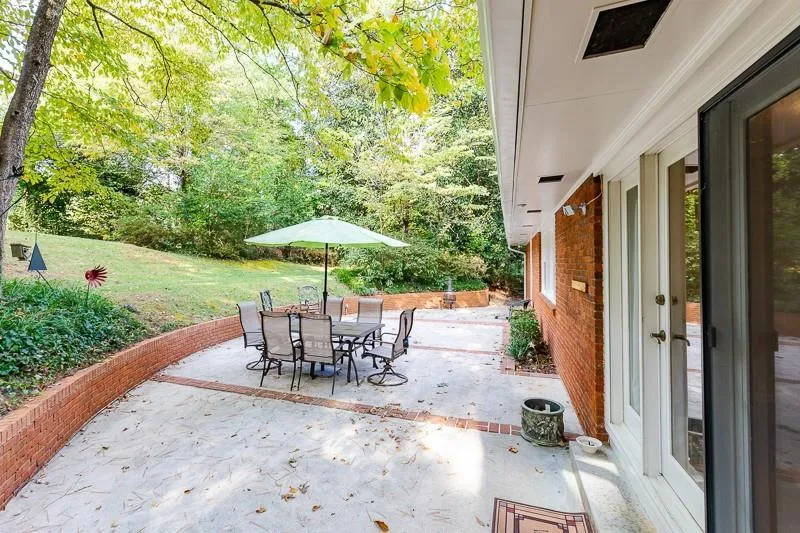 6336 Vernon Woods Drive, Sandy Springs, Georgia 30328, 3 Bedrooms Bedrooms, ,2 BathroomsBathrooms,Residential,Sold,6336 Vernon Woods Drive,6629135
