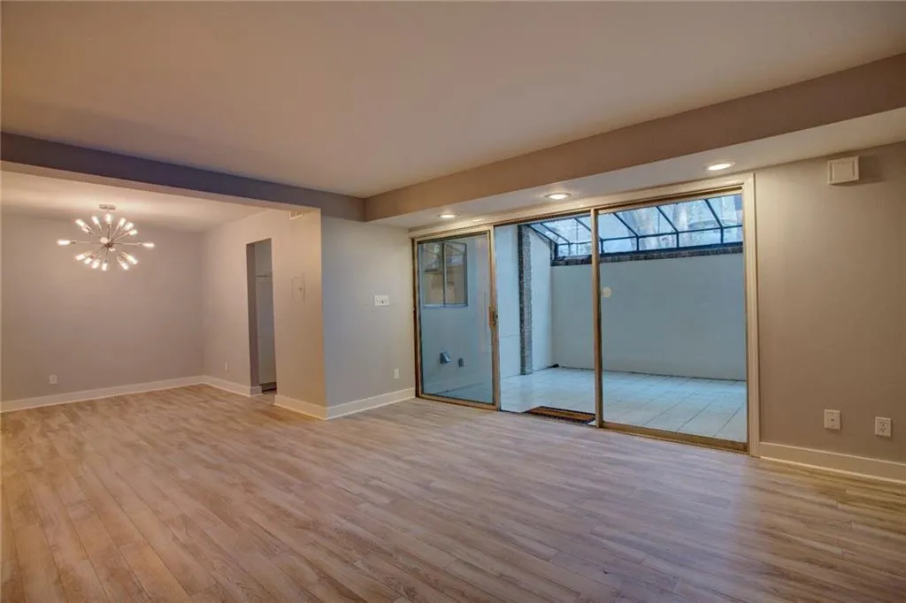 4300 Roswell Road Unit 60, Atlanta, Georgia 30342, 2 Bedrooms Bedrooms, ,2 BathroomsBathrooms,Residential,Sold,4300 Roswell Road Unit 60,5851671