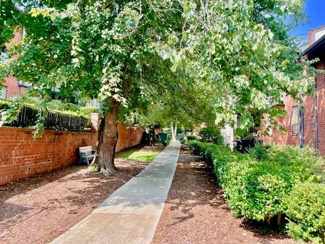 6851 Roswell Road Unit F8, Atlanta, Georgia 30328, 2 Bedrooms Bedrooms, ,2 BathroomsBathrooms,Residential,Sold,6851 Roswell Road Unit F8,7019726
