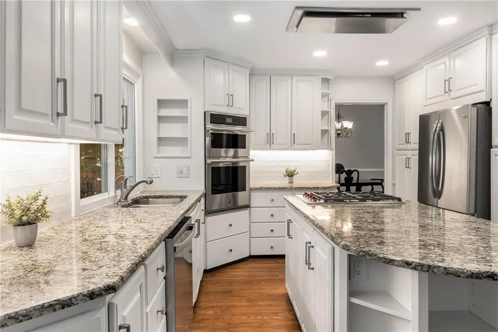 6350 Blackwater Trail, Sandy Springs, Georgia 30328, 5 Bedrooms Bedrooms, ,2 BathroomsBathrooms,Residential,Sold,6350 Blackwater Trail,7527117