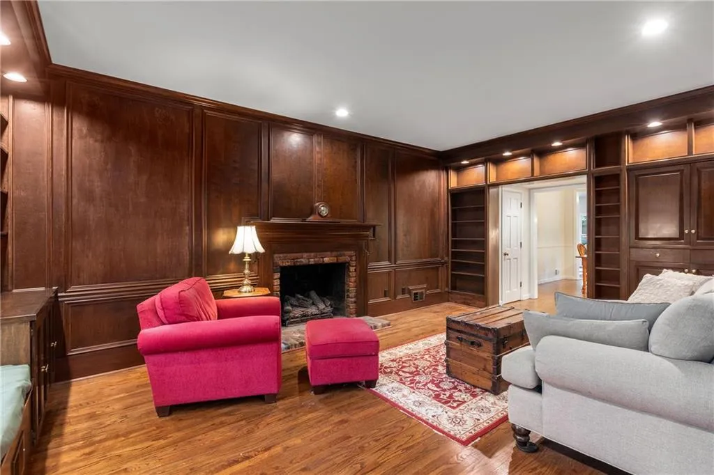 6350 Blackwater Trail, Sandy Springs, Georgia 30328, 5 Bedrooms Bedrooms, ,2 BathroomsBathrooms,Residential,Sold,6350 Blackwater Trail,7527117